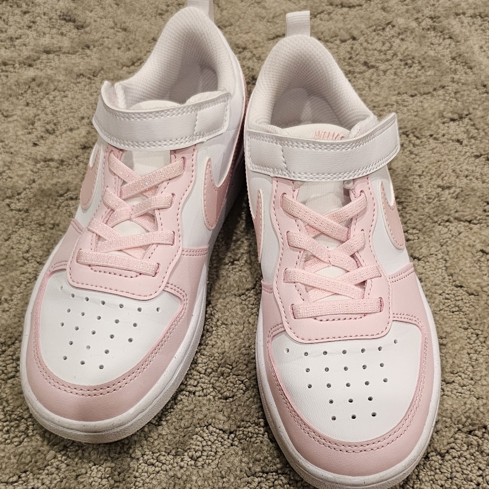 Nike Kids White and Light Pink Low-Top Sneakers with Hook-and-Loop Strap